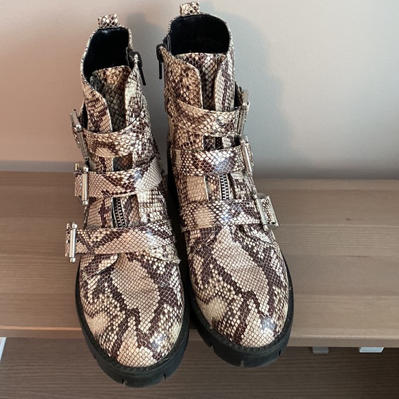 bp Shoes - Lug sole boots